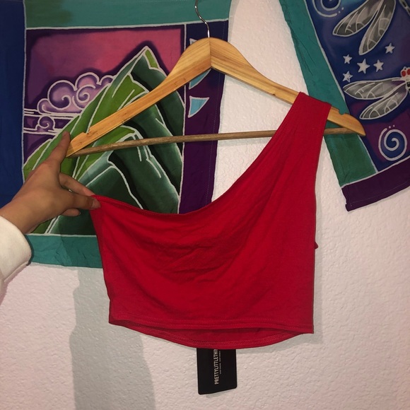 Pretty Little Thing Top - Picture 2 of 4